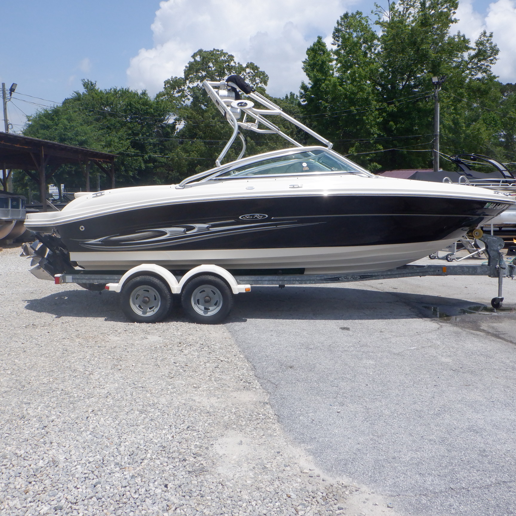 2005 Sea Ray 200 Select Bowrider with Wakeboard Package main image